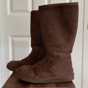 UGG Tall Boot Size 7